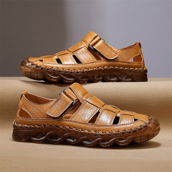Sandali uomo estivi traspiranti, ideali per comfort e passeggio. Calzature aperte moda uomo spiaggia.