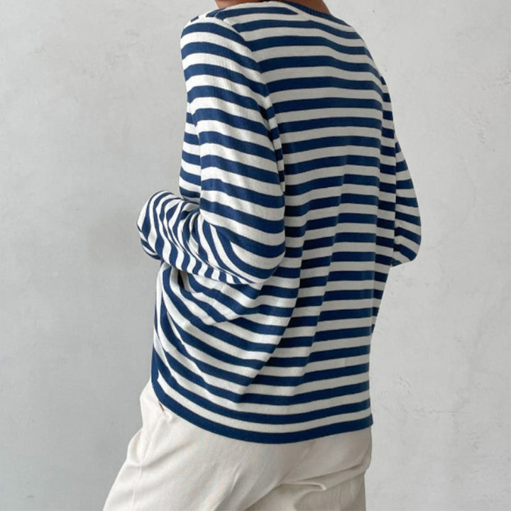 Felpa donna marrone a righe, maniche lunghe e girocollo. Top casual versatile per abbigliamento comodo.