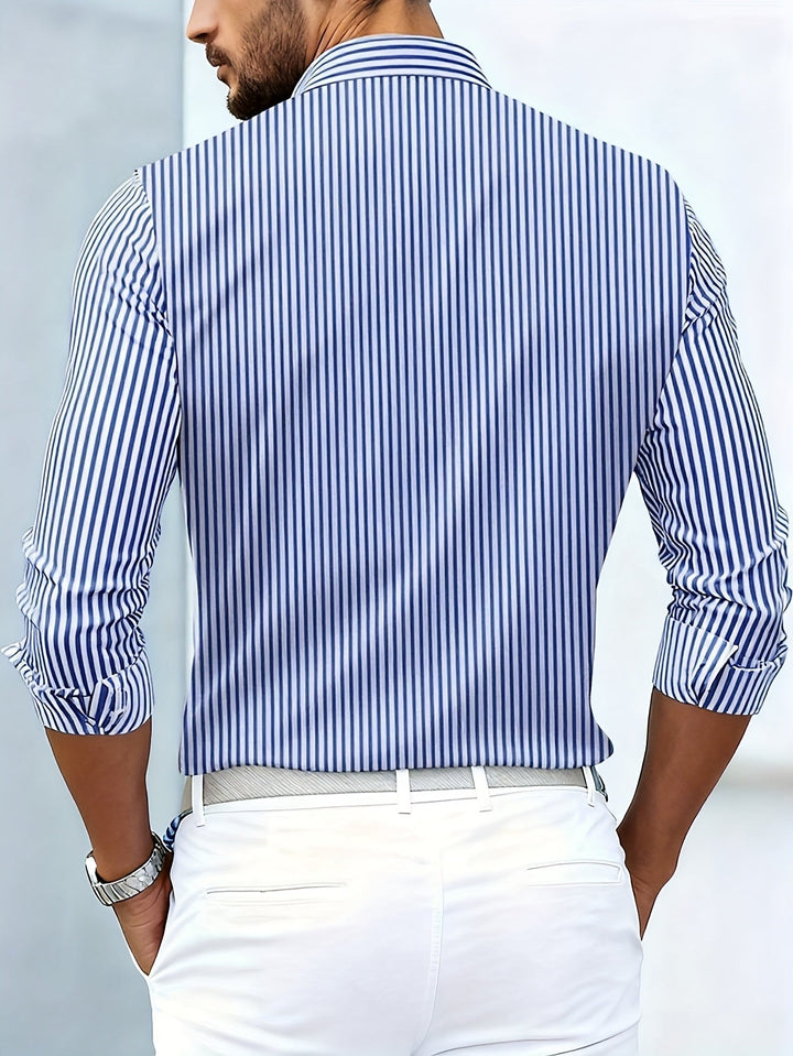 Top uomo polo aderente a righe, maniche lunghe. Ideale per un outfit casual elegante primavera estate.