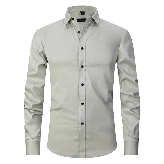 Tessuto pregiato di polo uomo maniche lunghe slim fit, sinonimo di comfort, resistenza e abbigliamento di qualità.