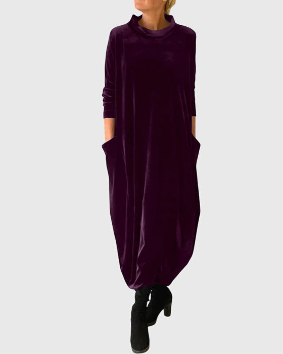 Vestito donna cocoon a collo alto, maniche lunghe. Abito comodo oversize per un'eleganza quotidiana autunnale.