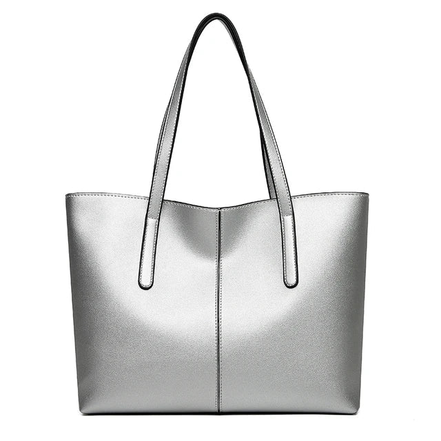 Accessorio moda donna: borsa a tracolla in pelle vegana. Elegante, comoda e versatile per chi ama lo stile etico.