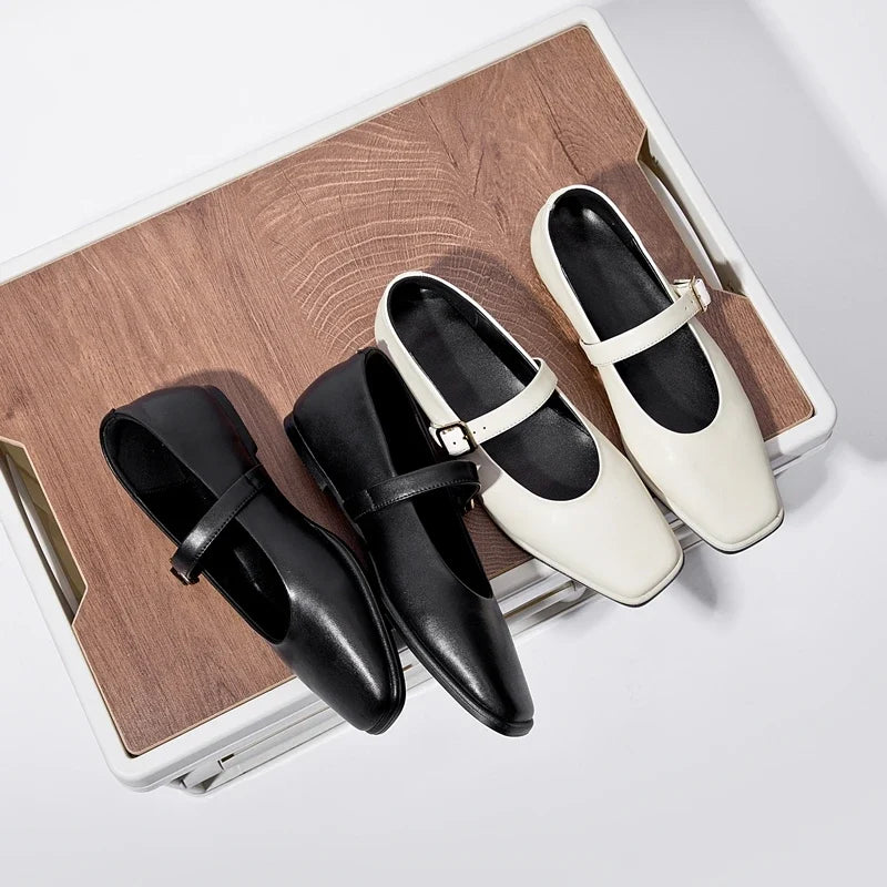 Ballerine Mary Jane eleganti con cinturino per donna, ideali per unire moda e praticità quotidiana.