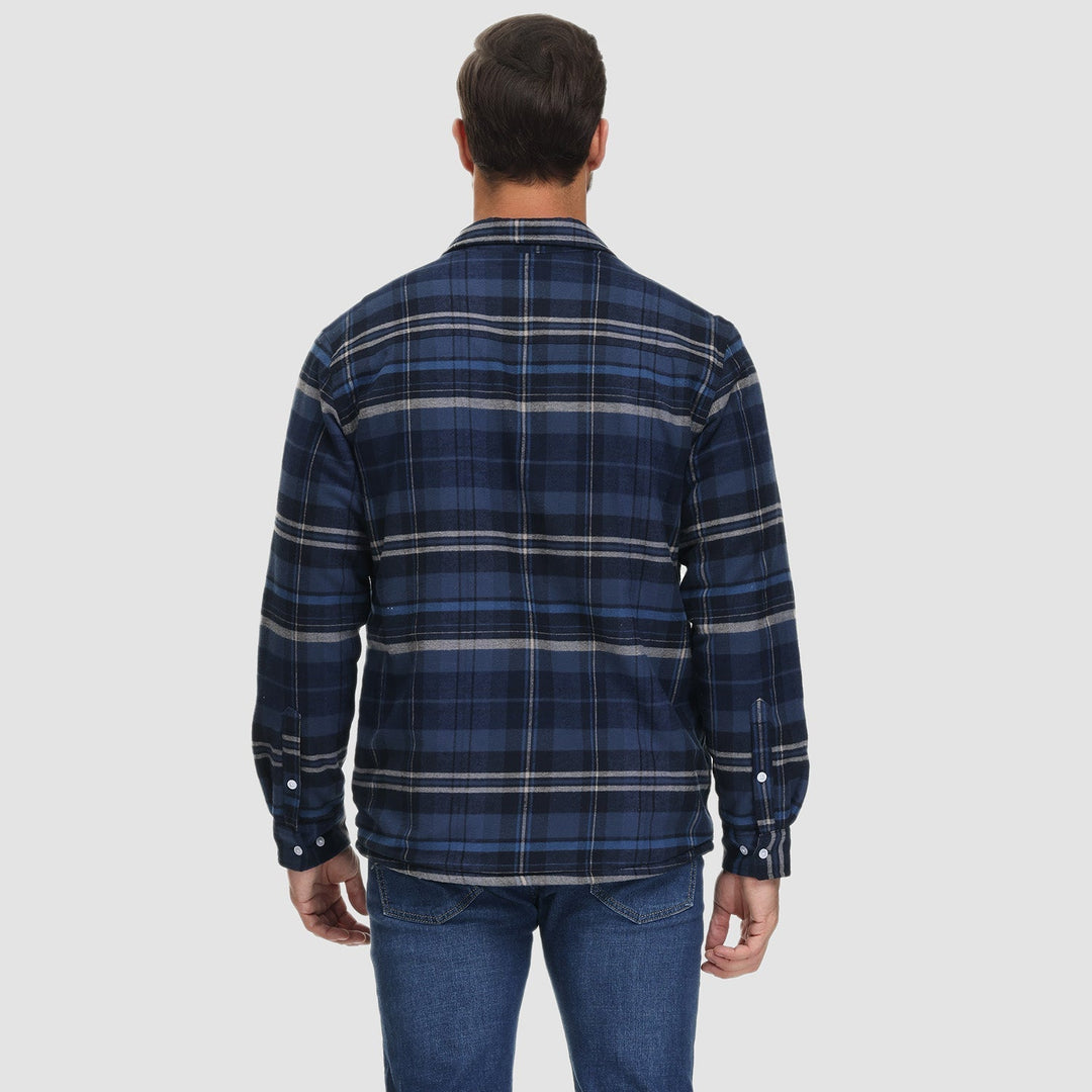 Giacca camicia uomo casual autunnale, vista frontale, con tasche sul petto, stile moderno.