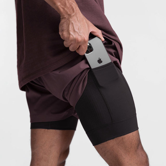 Shorts uomo traspiranti perfetti per corsa, palestra e ciclismo, offrono freschezza in estate.