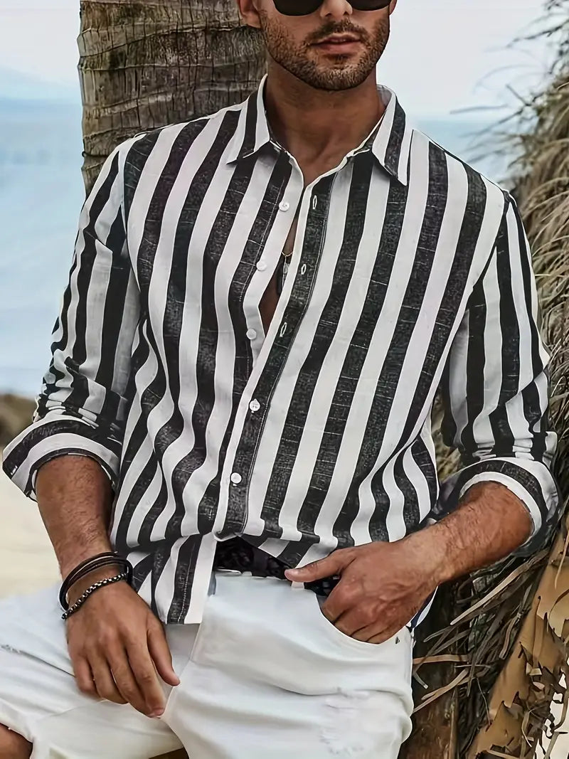 Camicia uomo a righe, leggera ed elegante, perfetta per un look casual o smart-casual alla moda maschile.