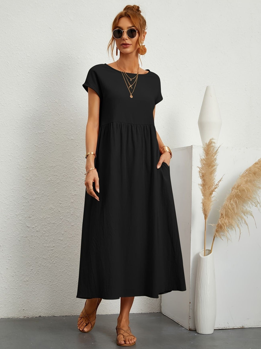 Vestito midi primaverile estivo, un capo casual elegante per ogni occasione della moda donna.