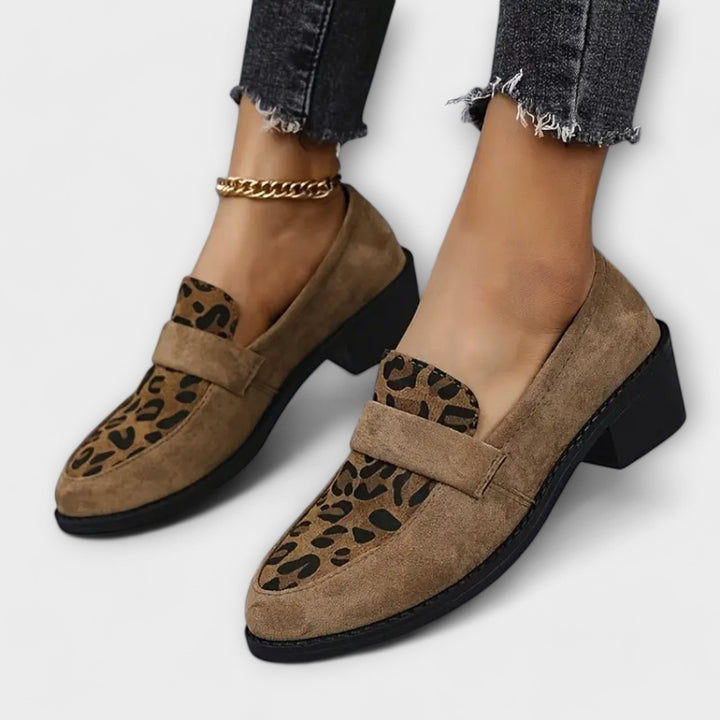 Mocassini donna leopardati slip-on con suola flessibile per comfort e stile casual. Ideali per ogni giorno.