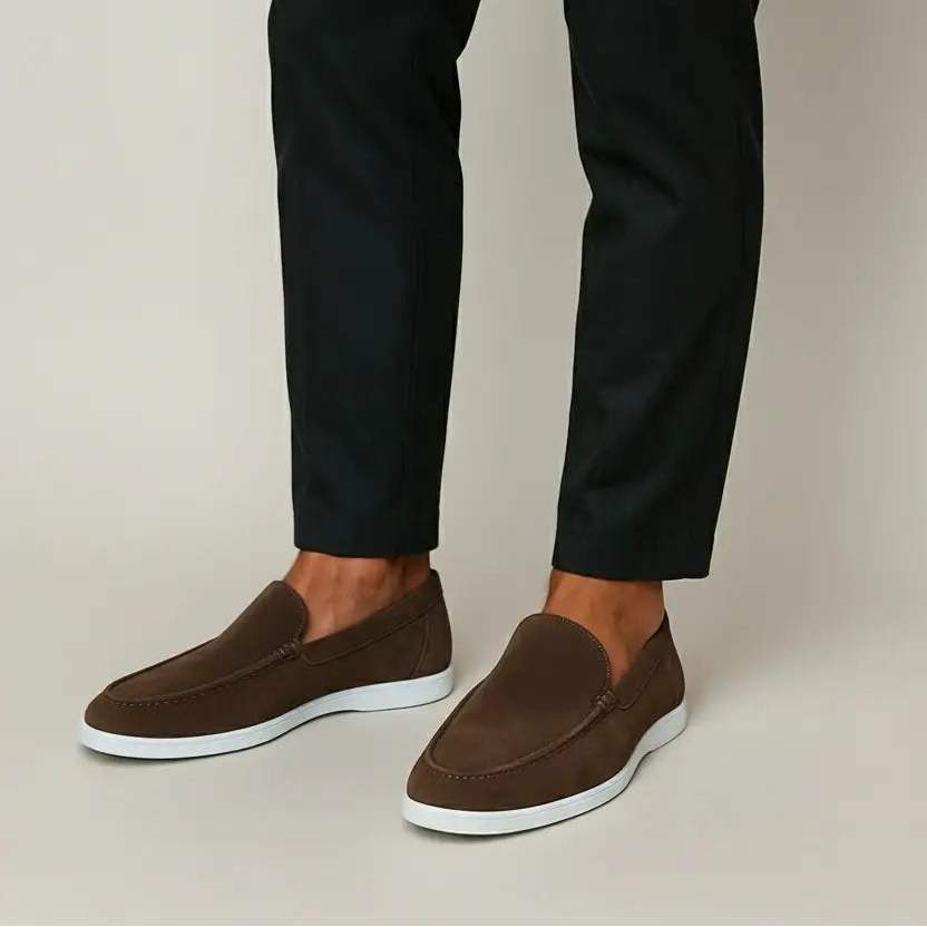 Mocassini uomo per lo stile quotidiano, scarpe comode ed eleganti slip-on, un classico della moda uomo.