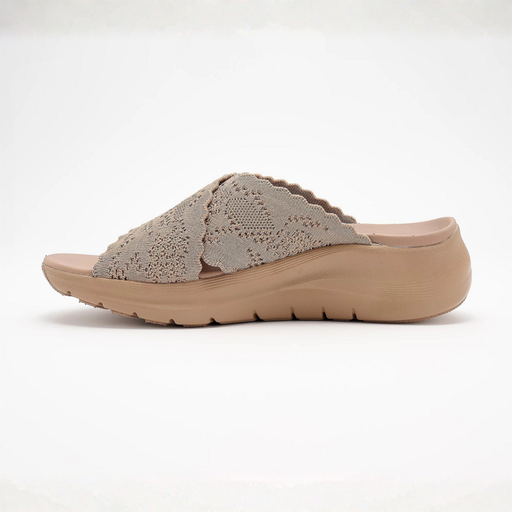 Scarpe donna aperte, ciabatte estive comode. Sandali casual per un look quotidiano, disponibili in vari colori.