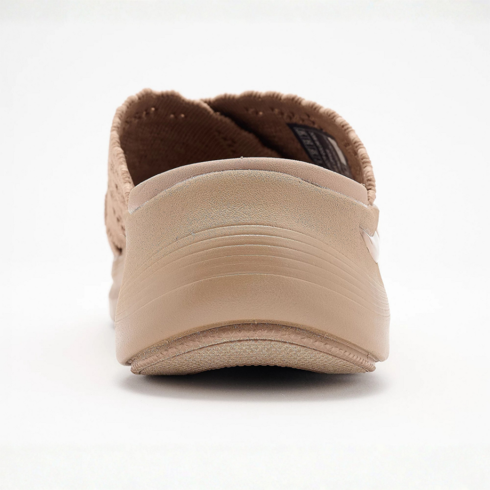 Calzature comode: ciabatte donna estive in beige, crema, nero e blu navy. Sandali casual per look quotidiano.