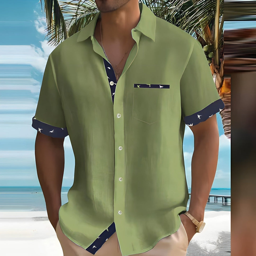 Camicia uomo estiva a maniche corte per tempo libero. Leggera, comoda e versatile per look casual maschili.