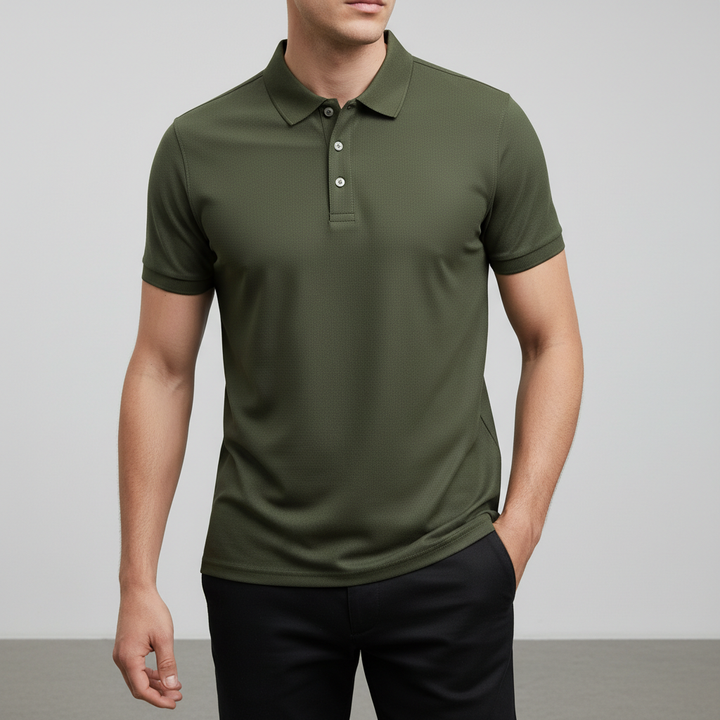 Polo uomo maniche corte traspirante ed elasticizzata. Ideale per comfort tutto il giorno e uno stile impeccabile.