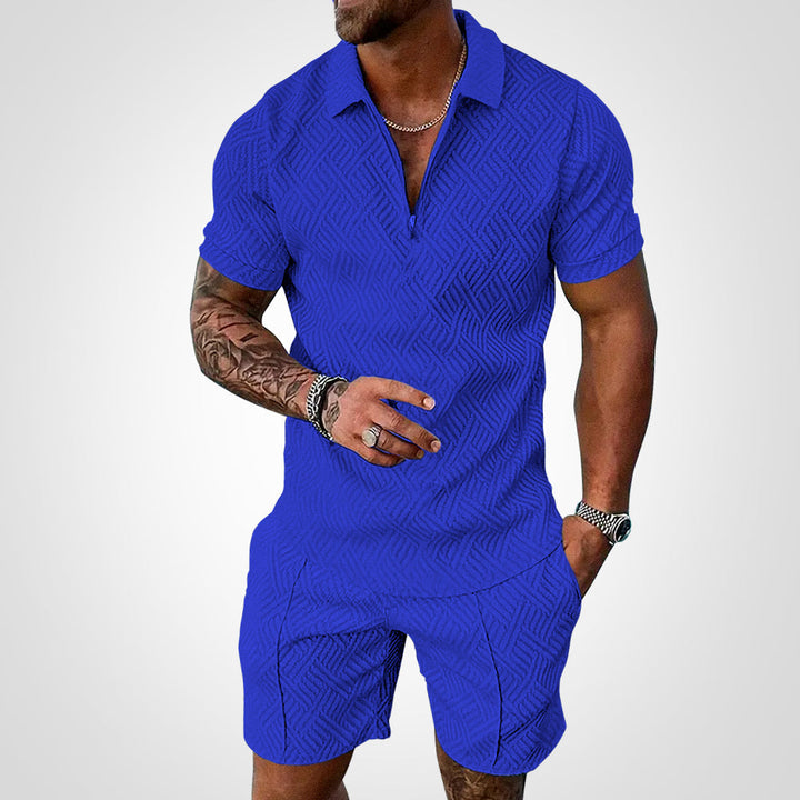 Abbigliamento uomo estivo casual: set completo con camicia e pantaloncini. Look versatile e di tendenza.