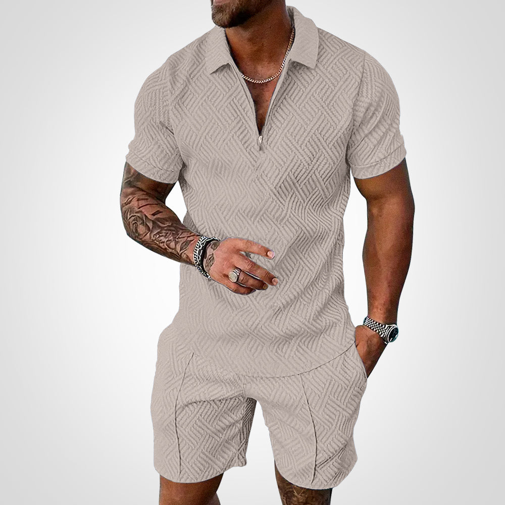 Set estivo uomo casual: camicia leggera a maniche corte e pantaloncini coordinati. Ideale per un outfit versatile.