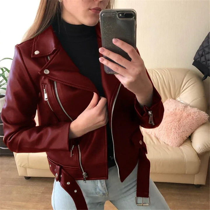 Giacca donna elegante autunnale con cintura, versatile capospalla chic ideale per la moda di transizione.