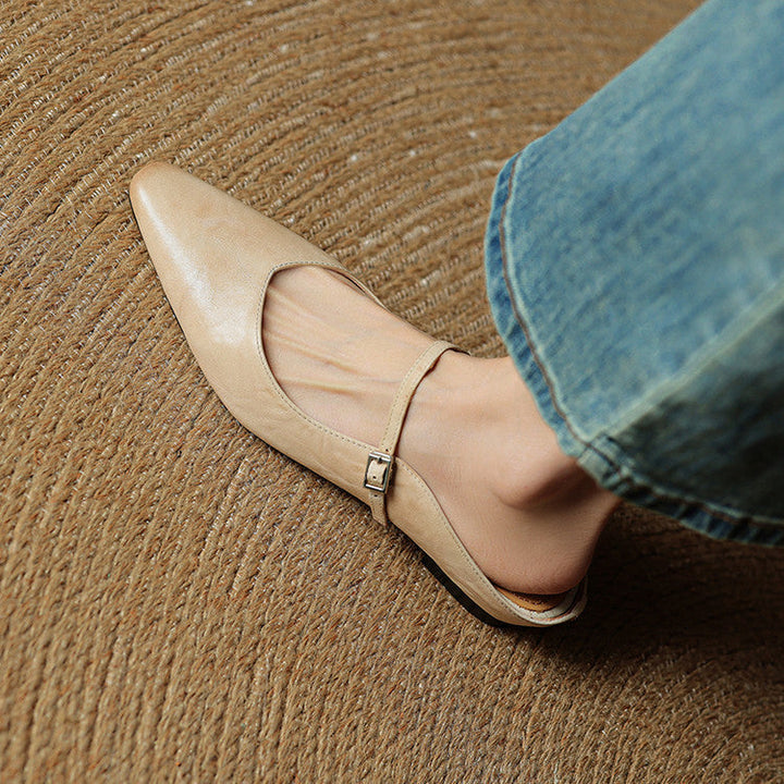 Mules donna artigianali con punta affusolata, scarpe eleganti basse per comfort e stile raffinato.