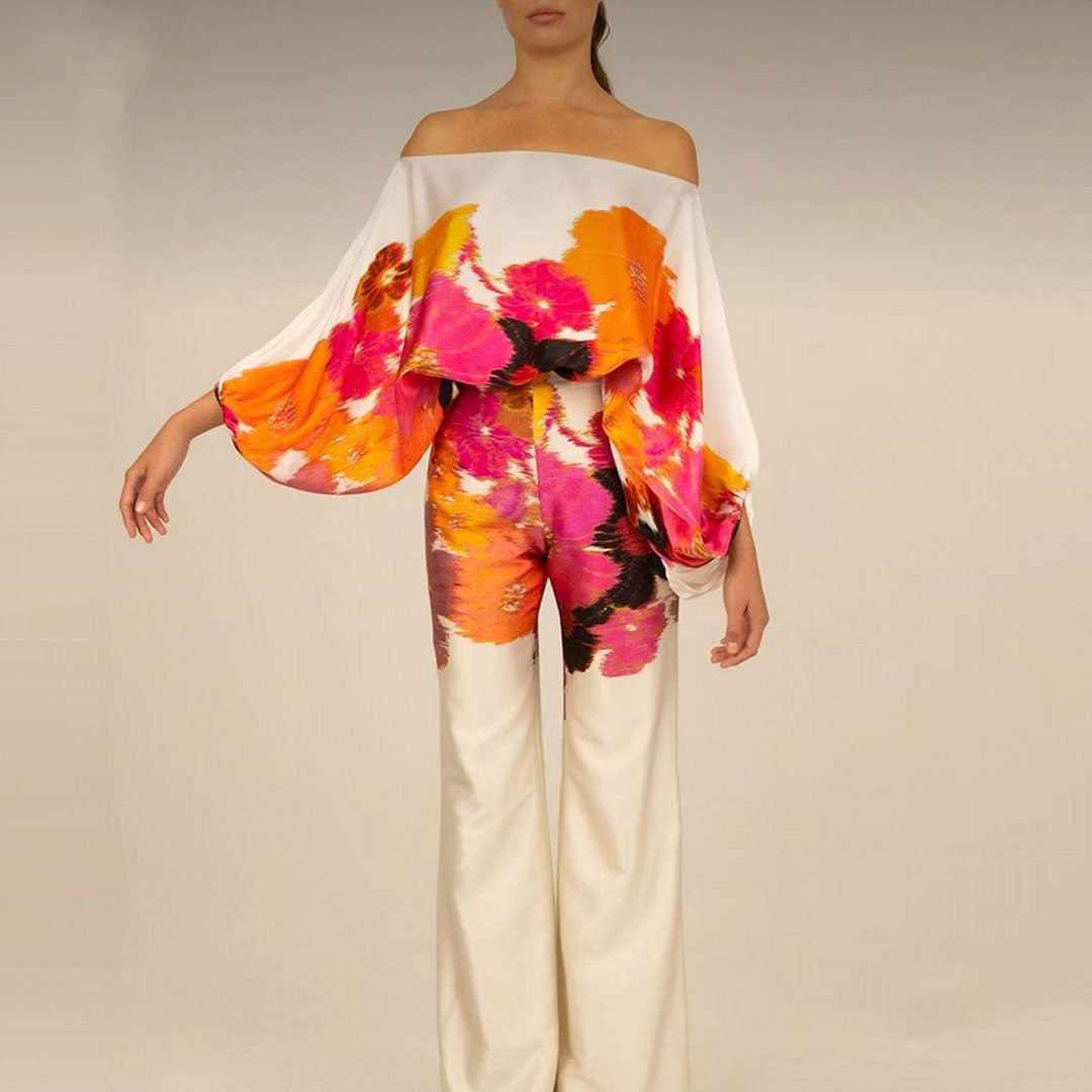 Completo donna due pezzi con stampa alla moda, ideale per outfit sia casual che chic. Set versatile.