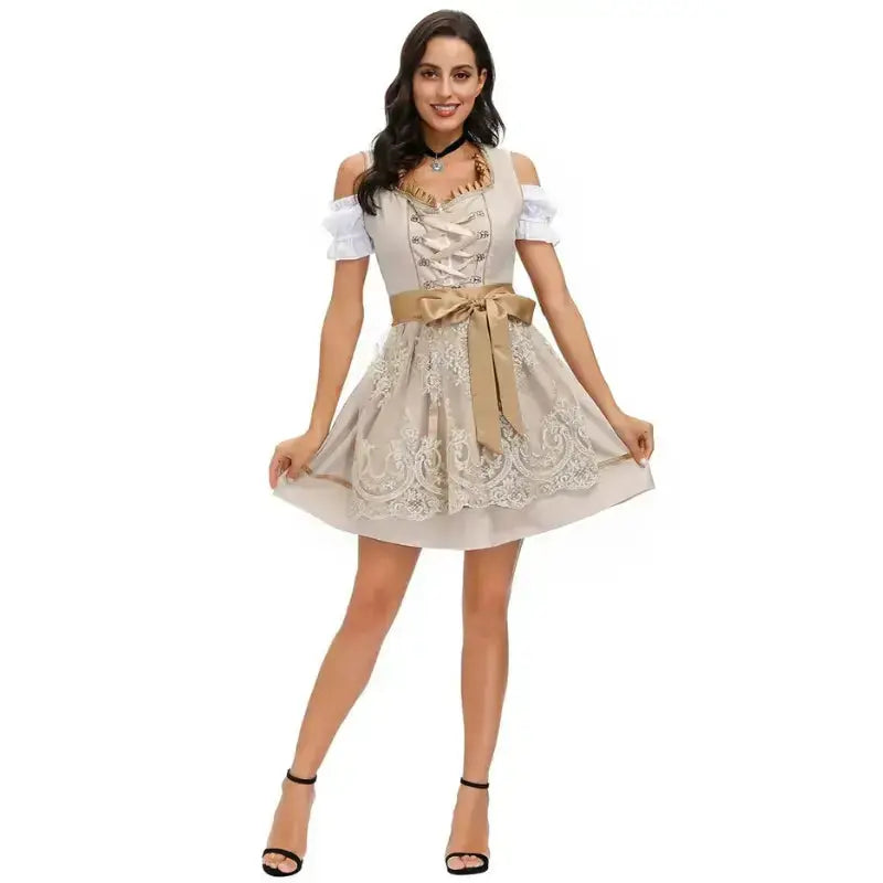 Elegante dirndl donna autunnale, abito tradizionale da Oktoberfest con ricami dettagliati e corpetto aderente.