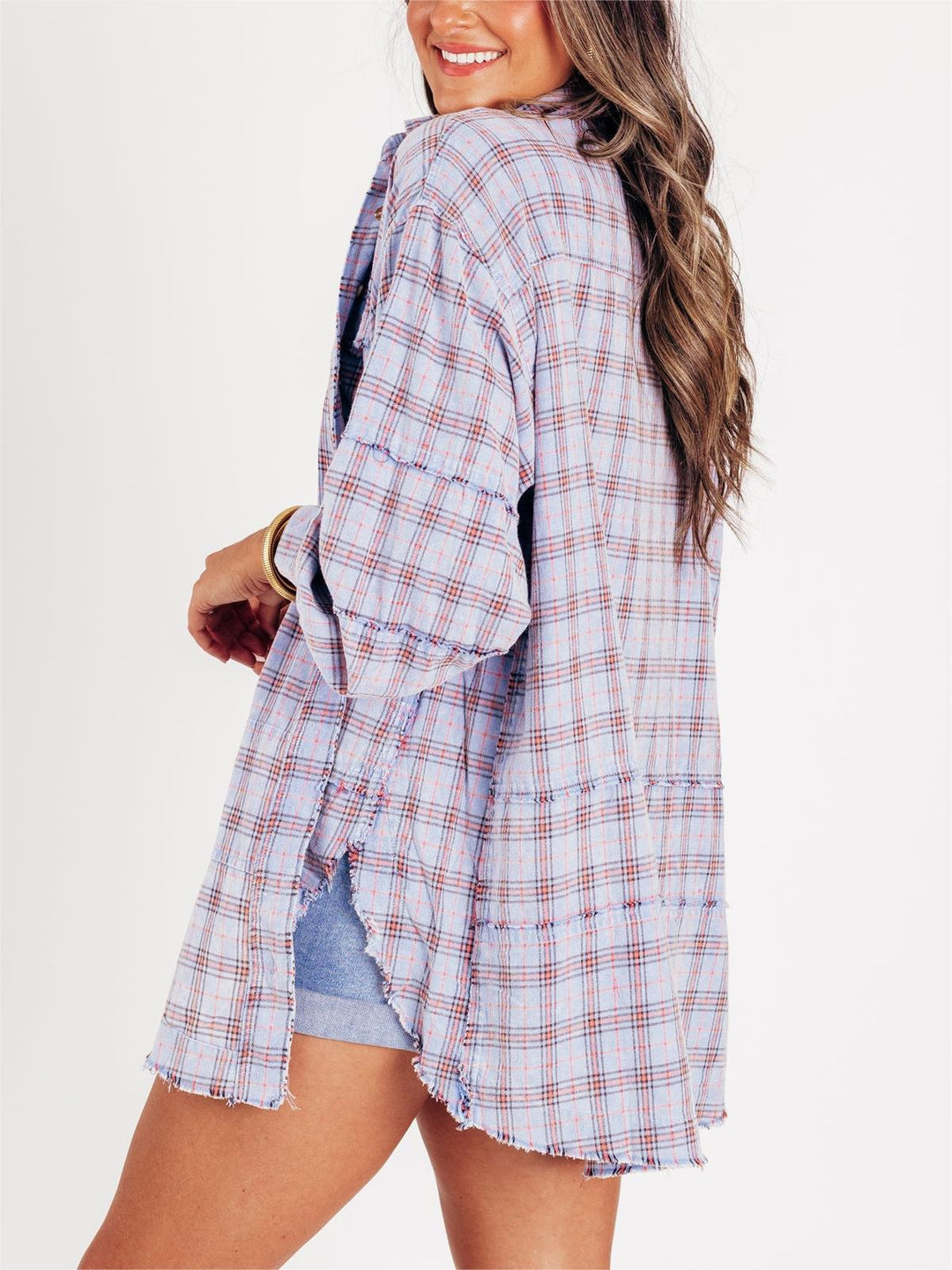 Camicia donna a quadri, lunghezza oversize, stile versatile con bottoni, per ogni occasione.