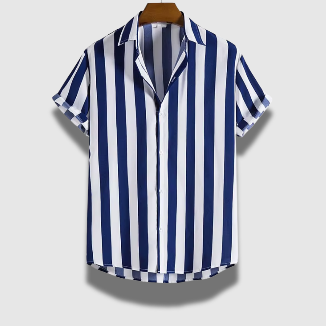 Camicia uomo a maniche corte con righe, tessuto leggero per un look estivo e versatile.