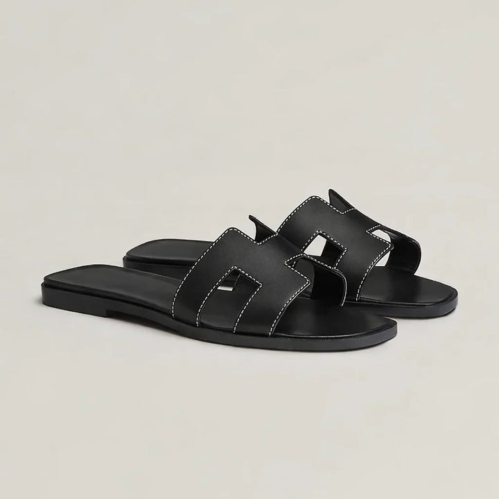 Sandali Capri artigianali, pronti per le tue vacanze estive, uniscono eleganza e comfort per tutti.