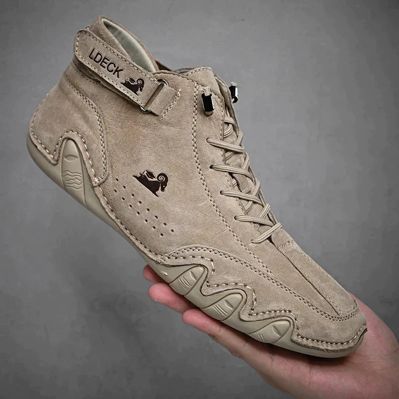 Goditi il comfort delle sneakers unisex traspiranti, a piedi nudi e antiscivolo, ideali per ogni camminata.