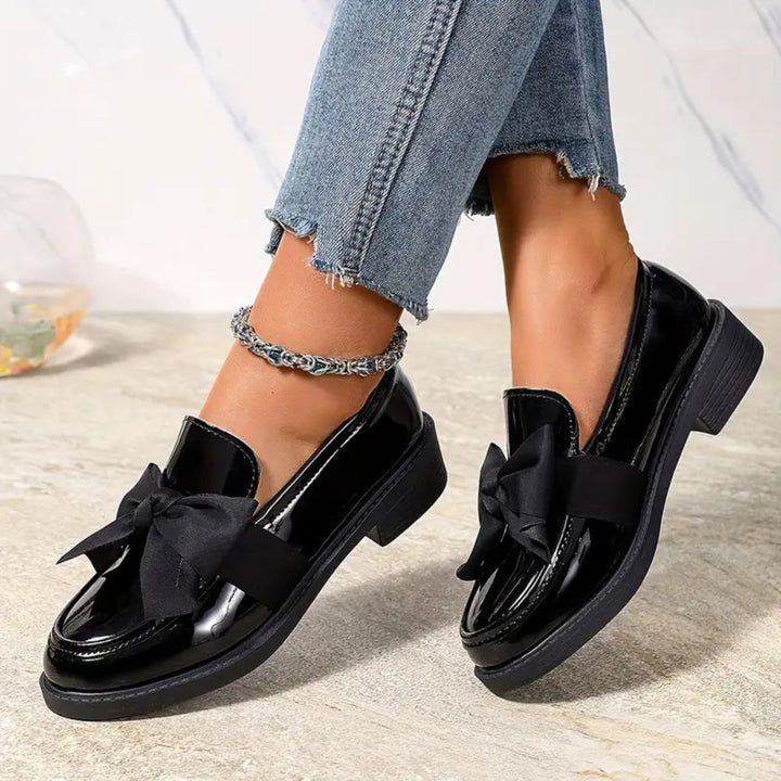 Scarpe da donna comode ed eleganti, perfette per ogni giorno. Stile casual e versatile per calzature quotidiane.