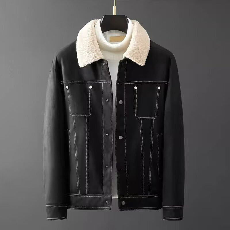 Giacca uomo autunnale corta casual nera, ideale per un look moderno e layering. Ottimo comfort e stile.