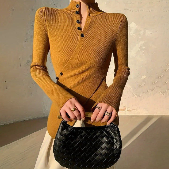 Maglione donna avvolgente con collo alto, caldo e stiloso. Top versatile per un look elegante o casual da inverno.