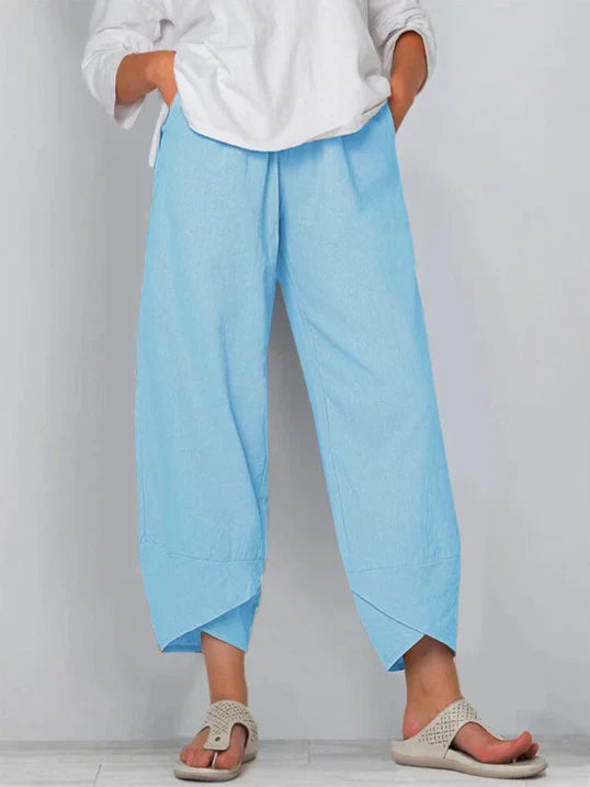 Pantaloni cropped donna, versatili e disponibili in diverse colorazioni, per un outfit estivo chic.