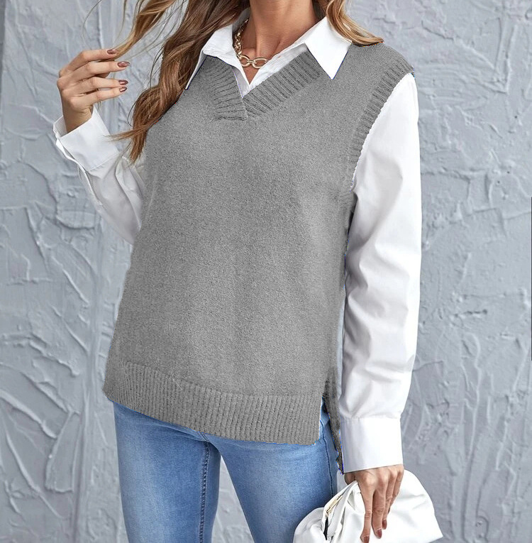 Maglia donna scollo V, in tessuto morbido e traspirante. Gilet leggero e confortevole, ideale per l'abbigliamento versatile.