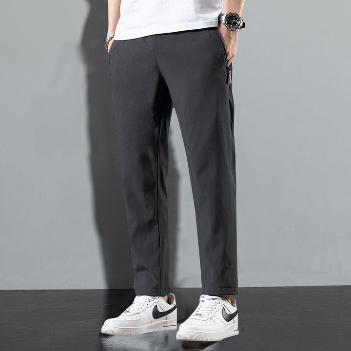 Pantaloni casual uomo, larghi dritti, con coulisse per comfort estivo. Freschi e traspiranti.
