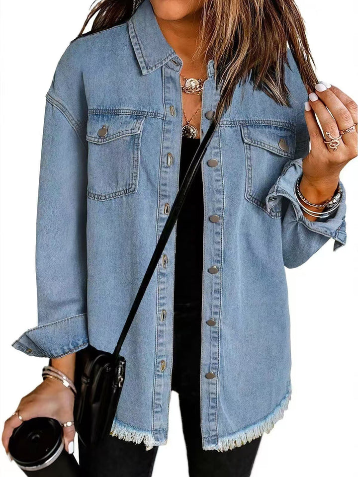 Giacca donna in denim blu, intramontabile, con bottoni, ideale per look casual.