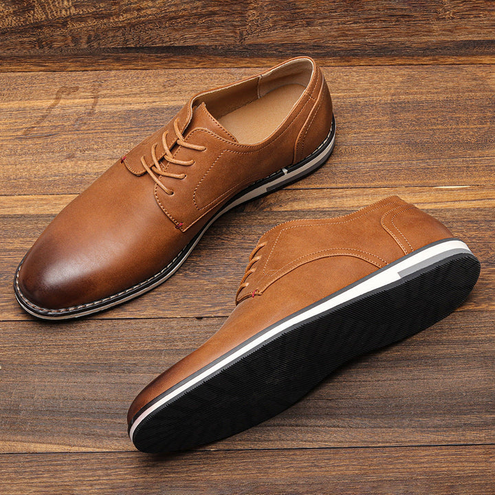 Scarpe stringate uomo invernali eleganti, punta liscia, comfort per la moda maschile.