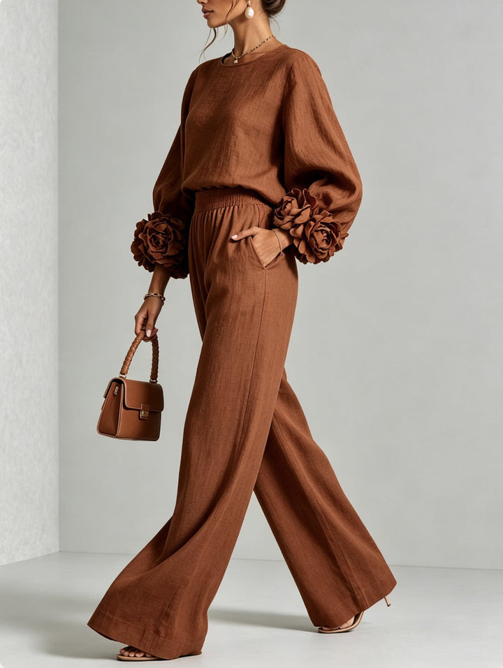 Completo donna floreale vibrante: top leggero e pantaloni larghi comodi. Abbigliamento due pezzi elegante in lino.