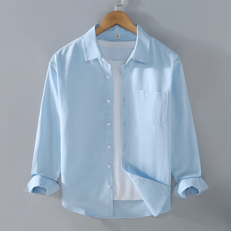 Camicia uomo moderna, maniche lunghe, colletto aperto. Stile morbido e casual per ogni giorno.