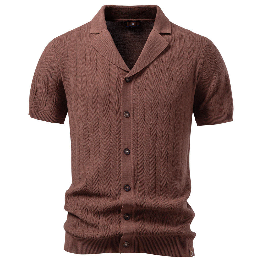 Cardigan uomo a maniche corte con bottoni e risvolto, ideale per stile elegante casual primavera/estate.