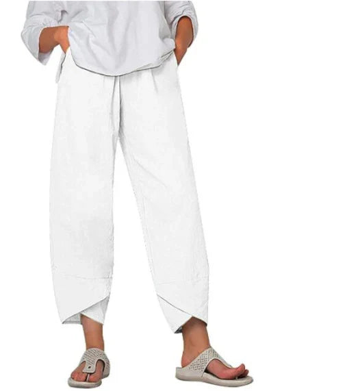 Pantaloni cropped moderni da donna, leggeri e comodi, per uno stile estivo impeccabile e fresco.