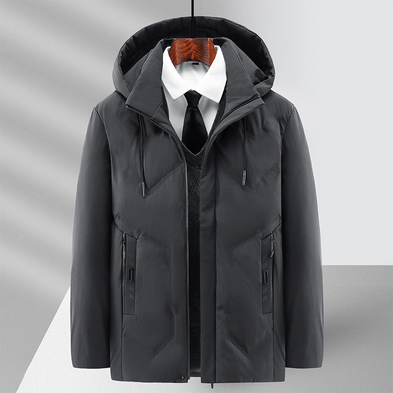 Moda uomo: giacca invernale calda con cappuccio e zip, perfetta per affrontare il freddo con stile.