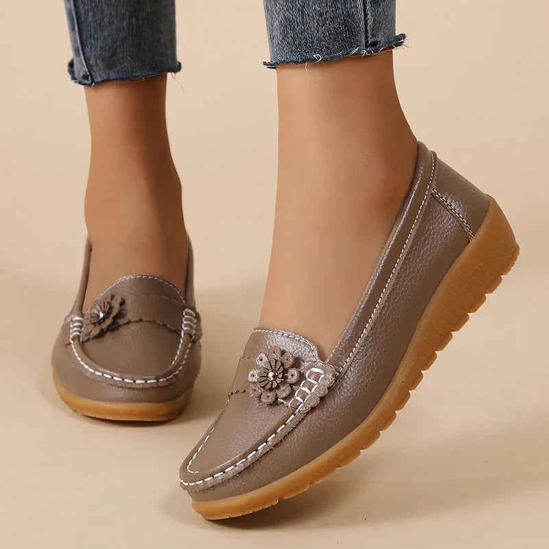 Sandali estivi da donna per camminata, slip-on con supporto arco per il benessere e la stabilità del piede.
