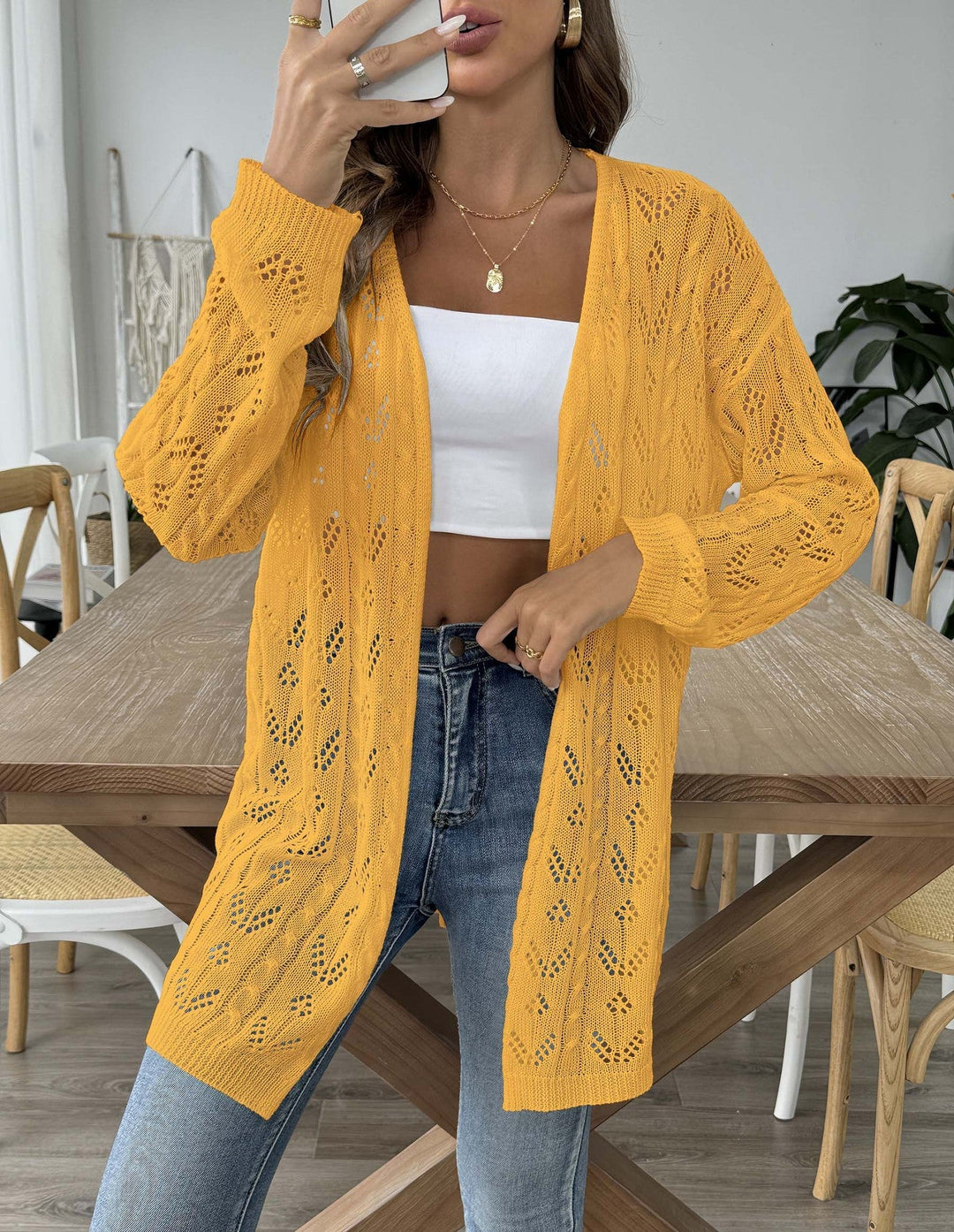 Cardigan donna oversize, traforato e leggero. Ideale per un tocco chic in primavera/estate.