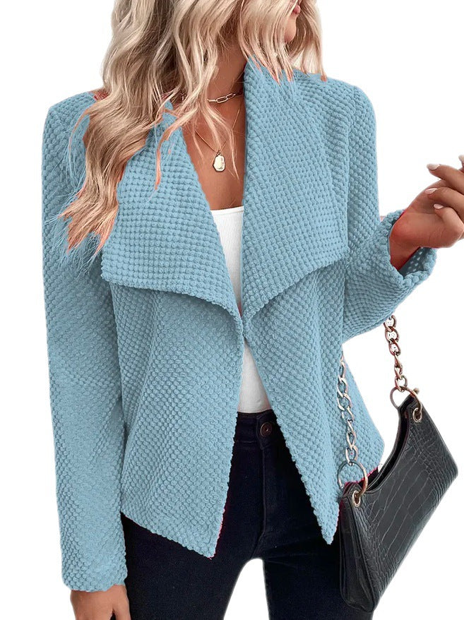 Elegante giacca aperta donna stile cascata in cachi. Abbigliamento femminile versatile per look casual chic.