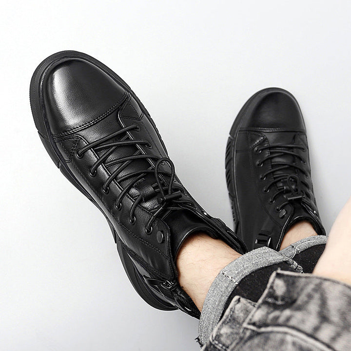 Stivali uomo neri, design elegante e comfort con suola morbida. Scarpe pratiche per moda autunno/inverno e quotidiano.
