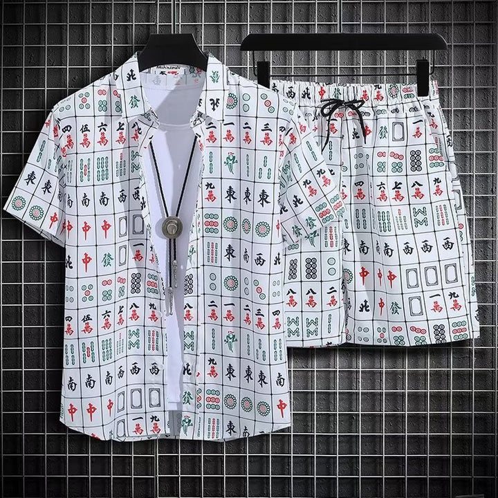 Set due pezzi uomo estivo floreale, completo spiaggia casual elegante. Asciugatura rapida, ideale per moda mare e vacanze.
