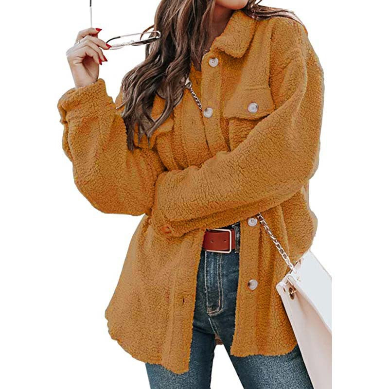 Abbigliamento femminile: cappotto lungo donna invernale con colletto polo, simbolo di eleganza e moda.