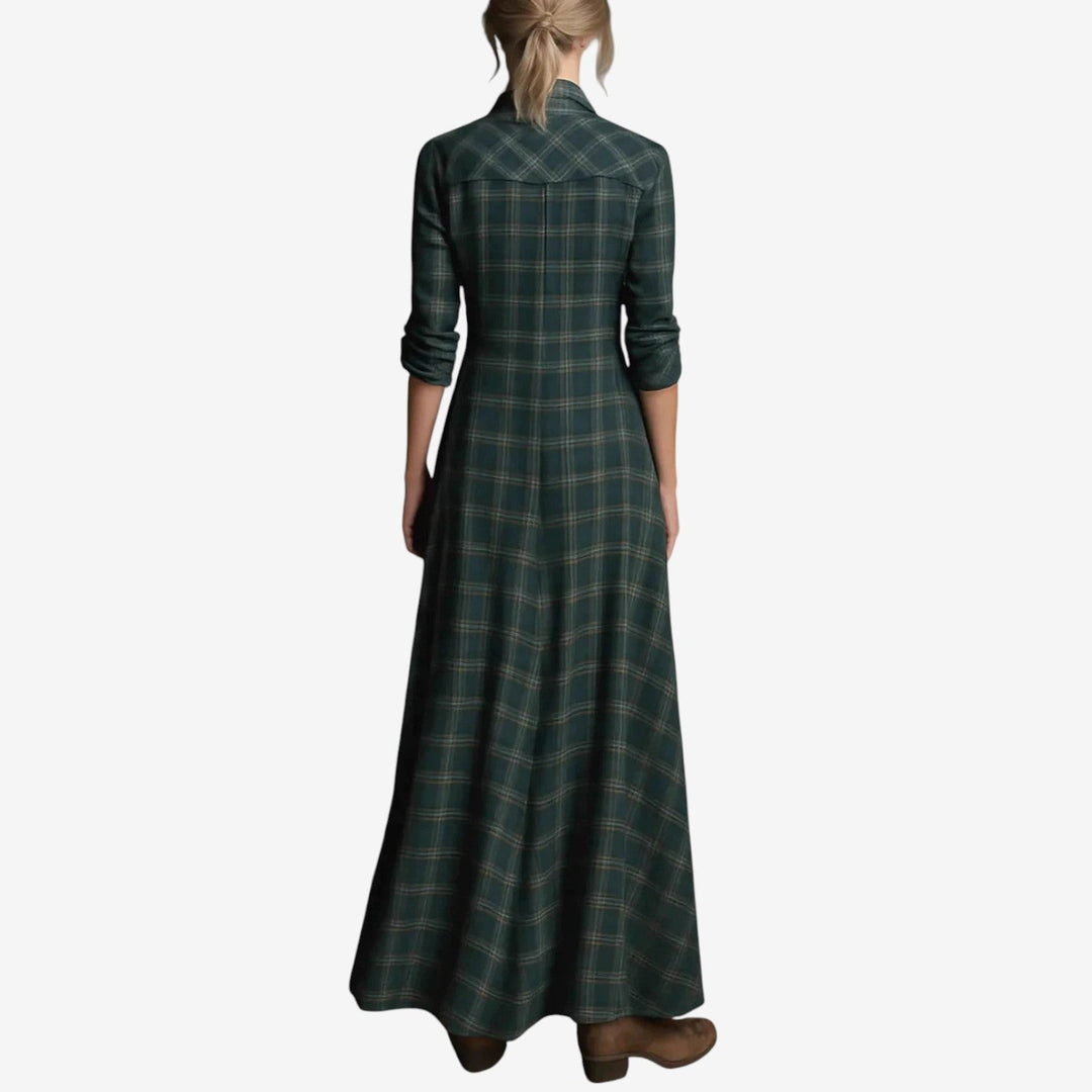 Elegante abito chemisier a quadri verdi e neri per donna, stile lungo e versatile, ideale per ogni occasione.