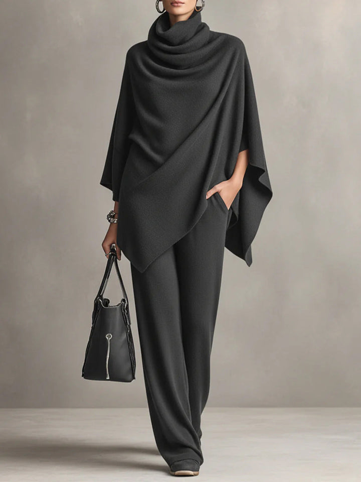 Dettaglio tessuto morbido del set coordinato due pezzi donna, drappeggiato con eleganza, per un abbigliamento versatile.