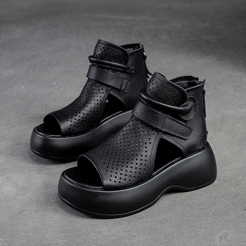 Leggeri sandali estivi con plateau, design confortevole ed elegante per donna.