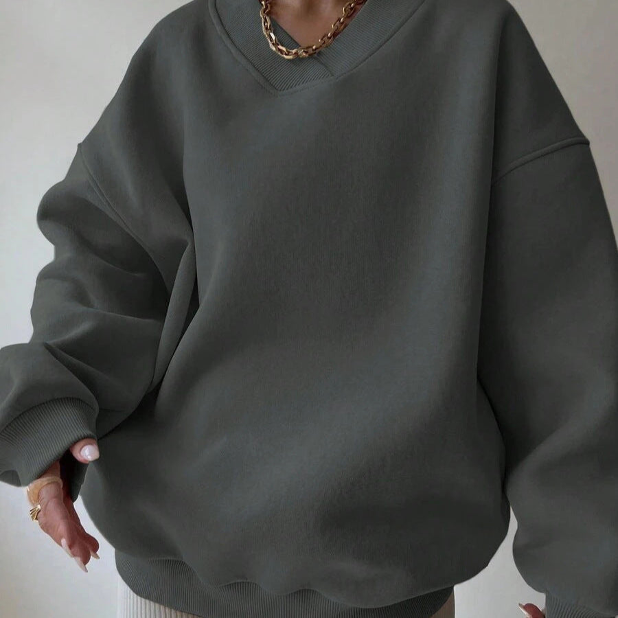 Maglione donna casual scollo tondo, maniche lunghe. Un capo essenziale per la stagione fredda.
